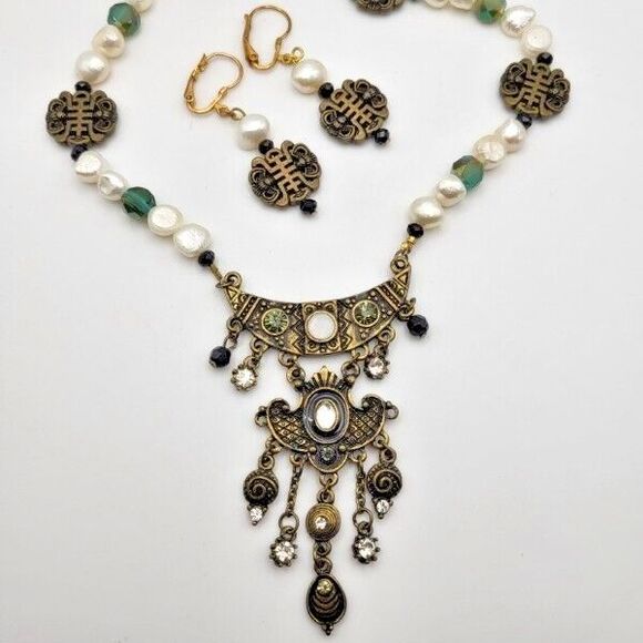 Antique Brass Finished Statement Pendant Necklace Baroque Pearls Glass Beads 18" - Picture 1 of 7